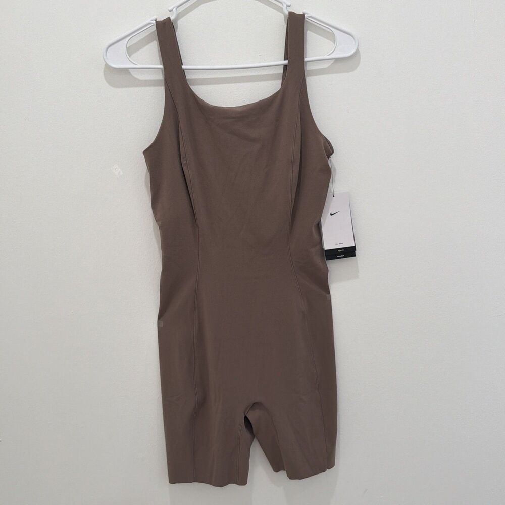 Nike Zenvy Dri-FIT Short Bodysuit Womens Medium Taupe Brown FN3031 233